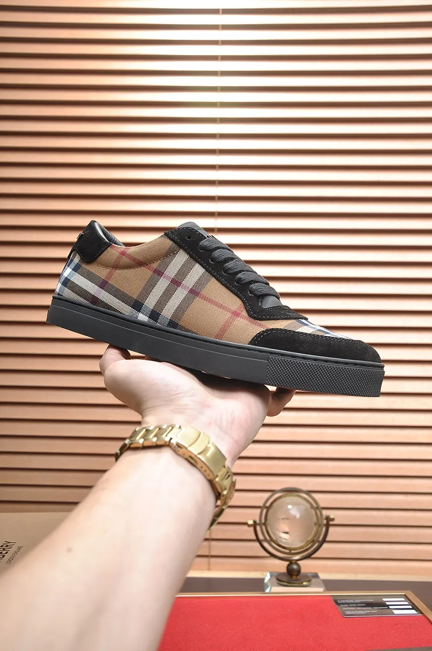 Men's shoes💰480💶[Burberry] (cowhide lining) classic low-top sneakers｜Imported cowhide with classic plaid fabric｜Cow leather lining｜Original outsole｜Fine workmanship and comfortable to wear Size: 38-44 (customized at 45)